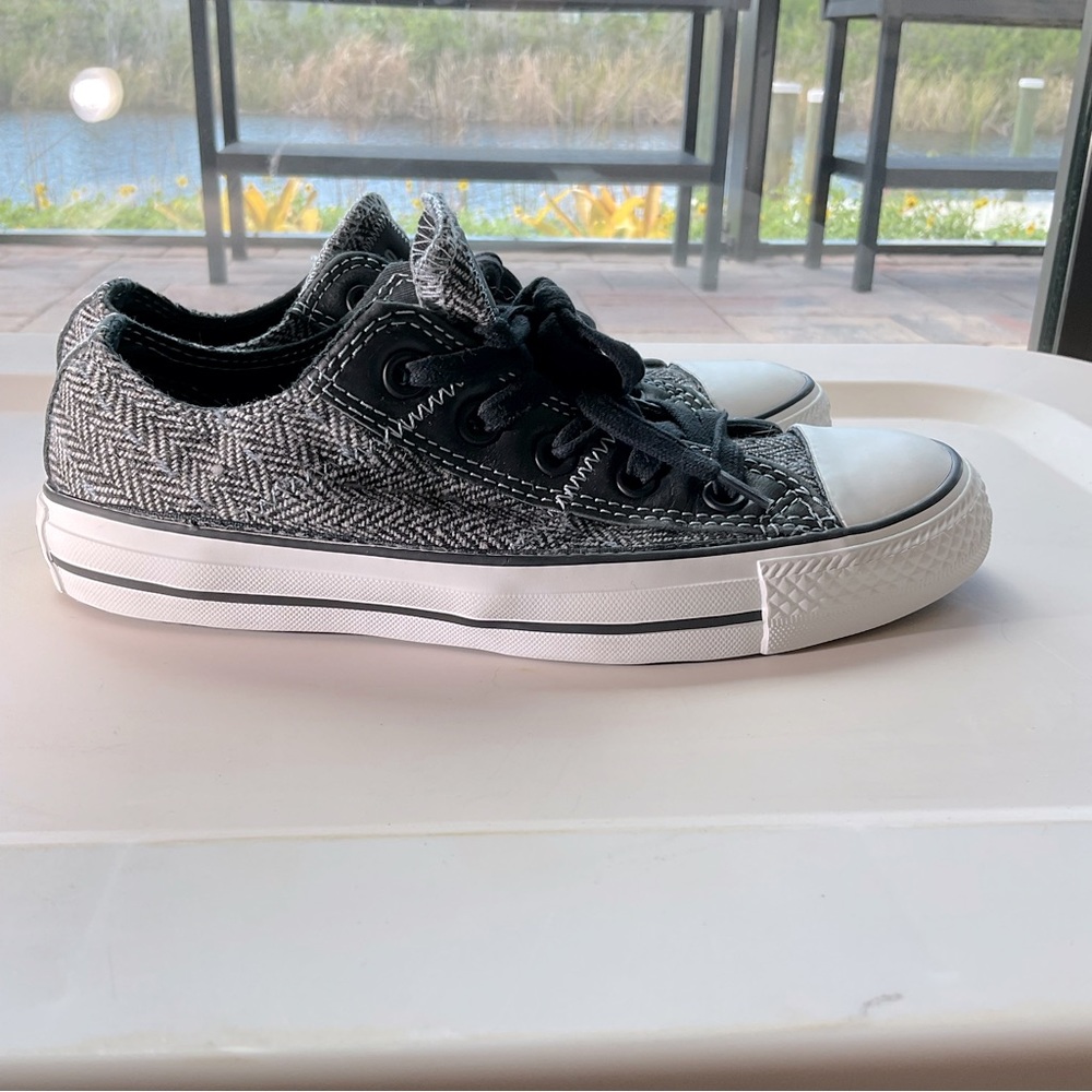 Converse All Star low tops houndstooth plaid academia punk Chuck Taylors